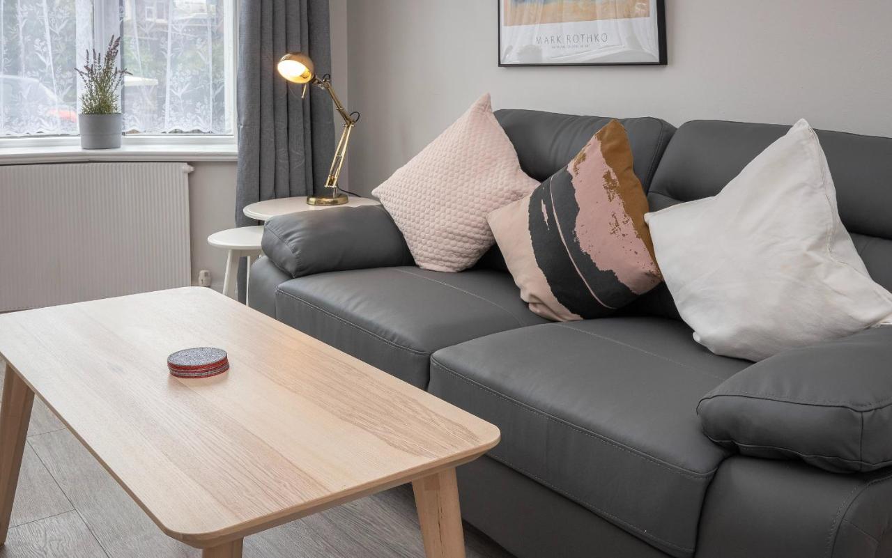 Holiday home Fantastic! Family Home: Free Parking