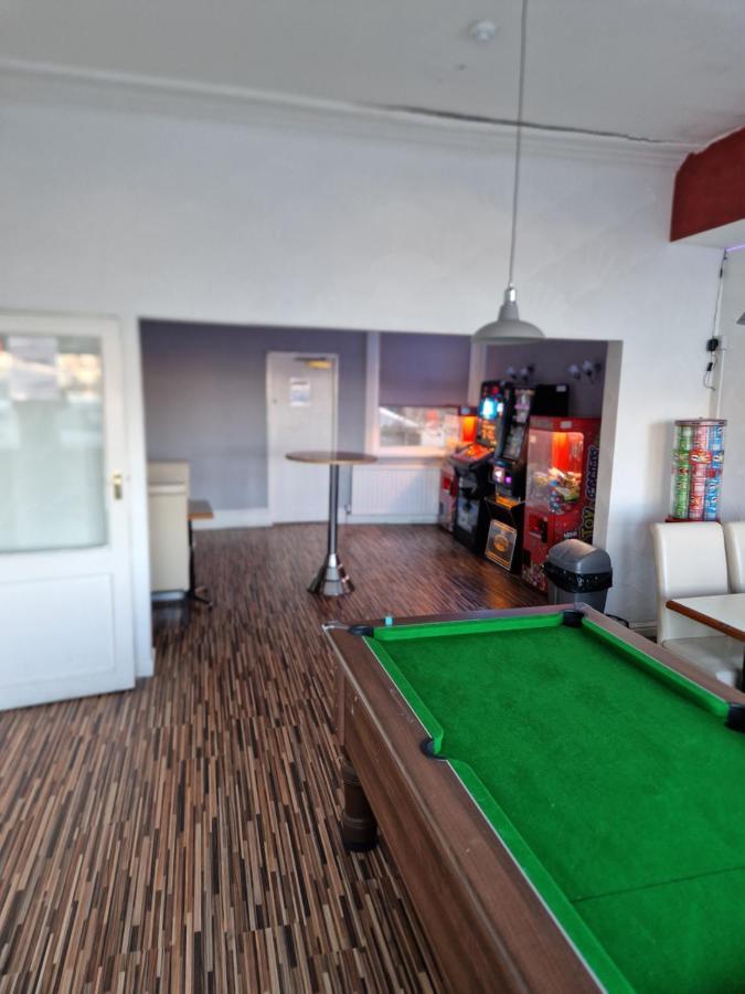 Myroomz Hollingdales Hotel 2*
