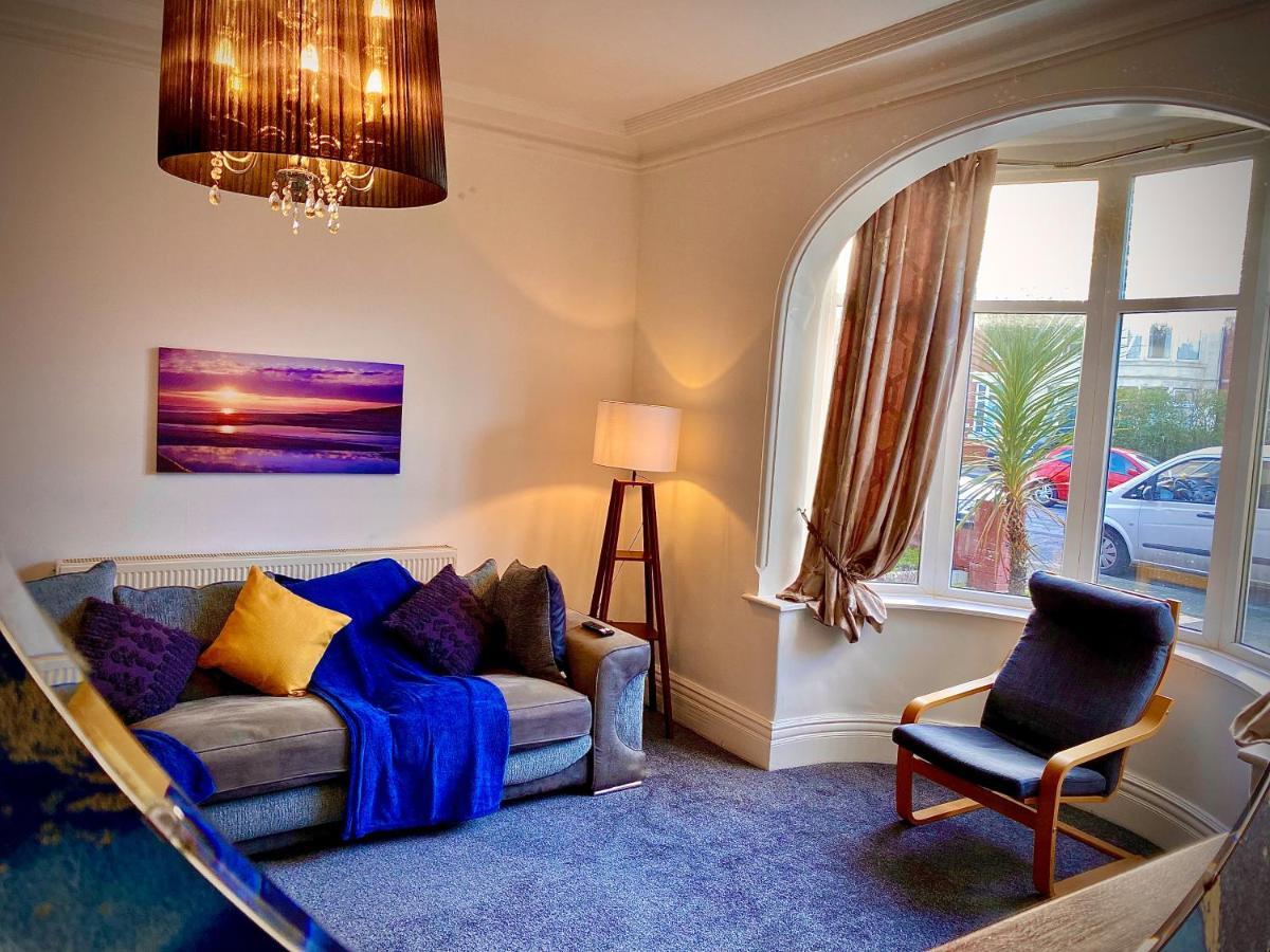 Holiday home Captivating 4-bed Hot Tub House In Blackpool
