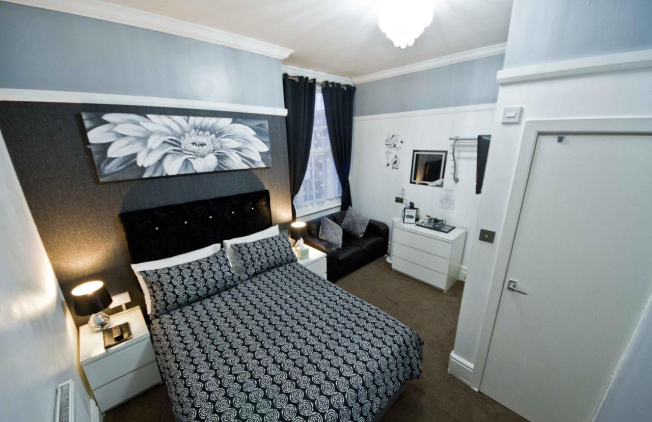 Guest house Rossall House , For Families & Couples Blackpool