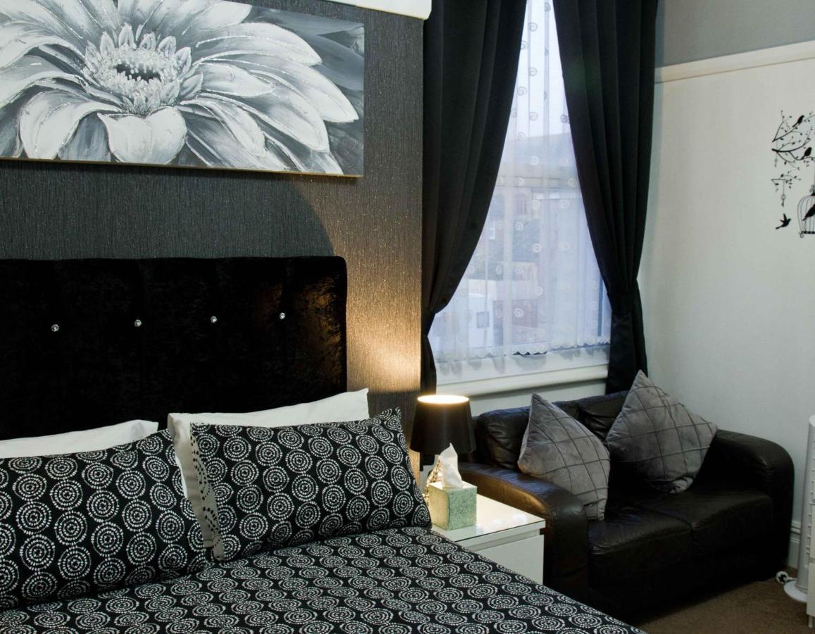 Guest house Rossall House , For Families & Couples Blackpool