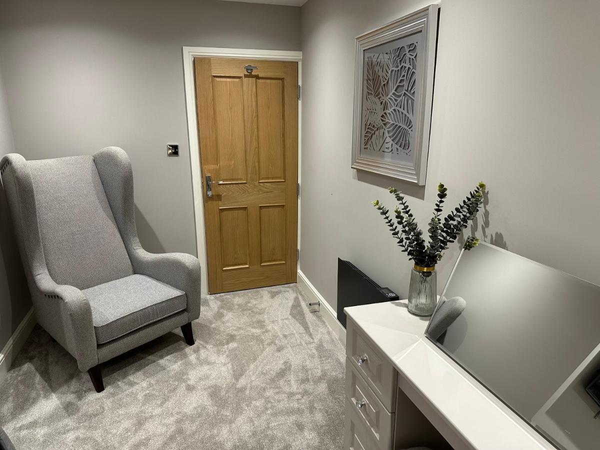 Apartment Willshaw For Families Over 25 Only *
