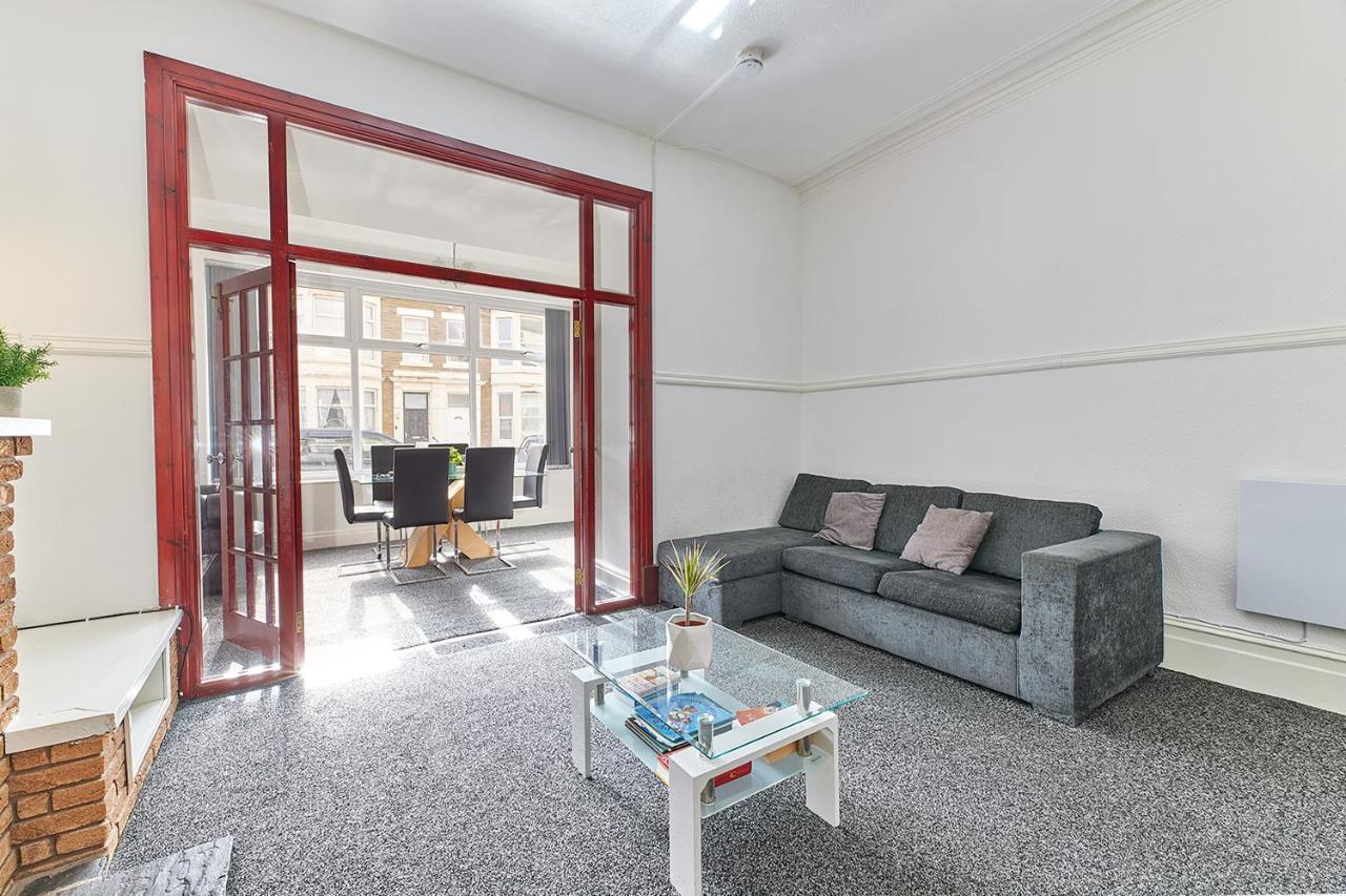 Pleasure Apartment *