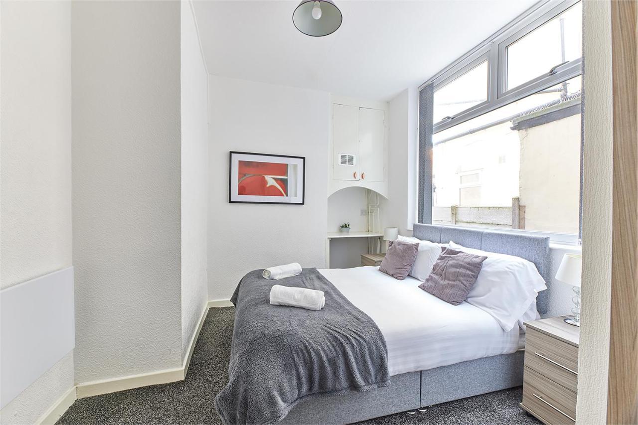 Pleasure Apartment *