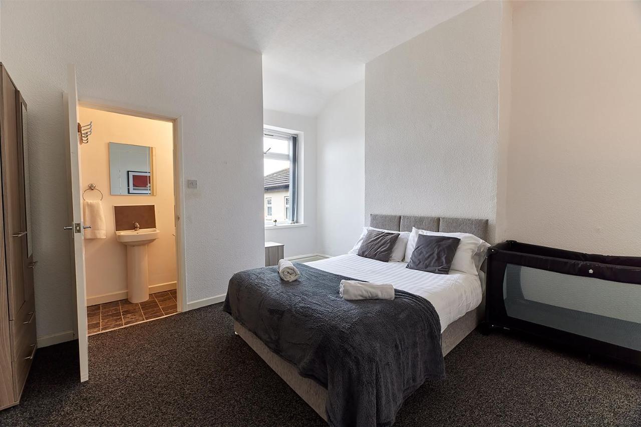 Apartment Pleasure