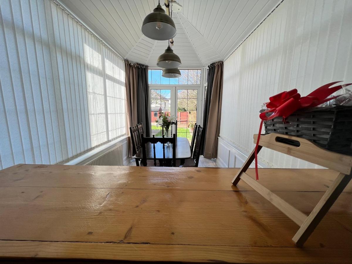 Cosy Family Get-away 4 Bedrooms 7 Beds 2 Bathrooms *