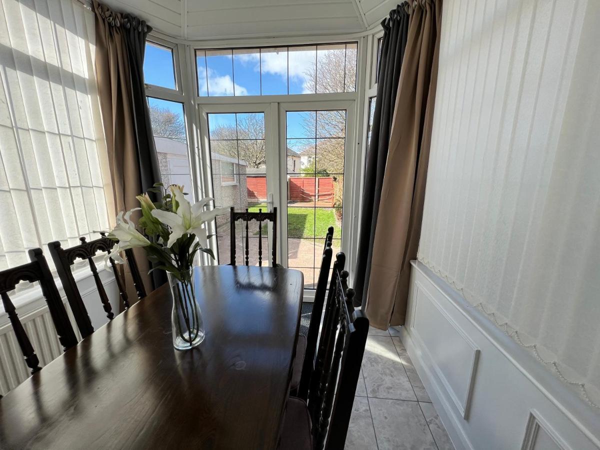 Holiday home Cosy Family Get-away 4 Bedrooms 7 Beds 2 Bathrooms