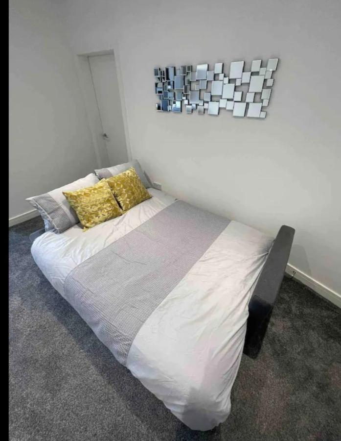 Apartment Newly Refurbished Clarendon Apartments, Free Wifi, Parking Blackpool