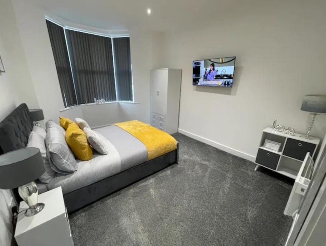 Newly Refurbished Clarendon Apartments, Free Wifi, Parking Apartment *