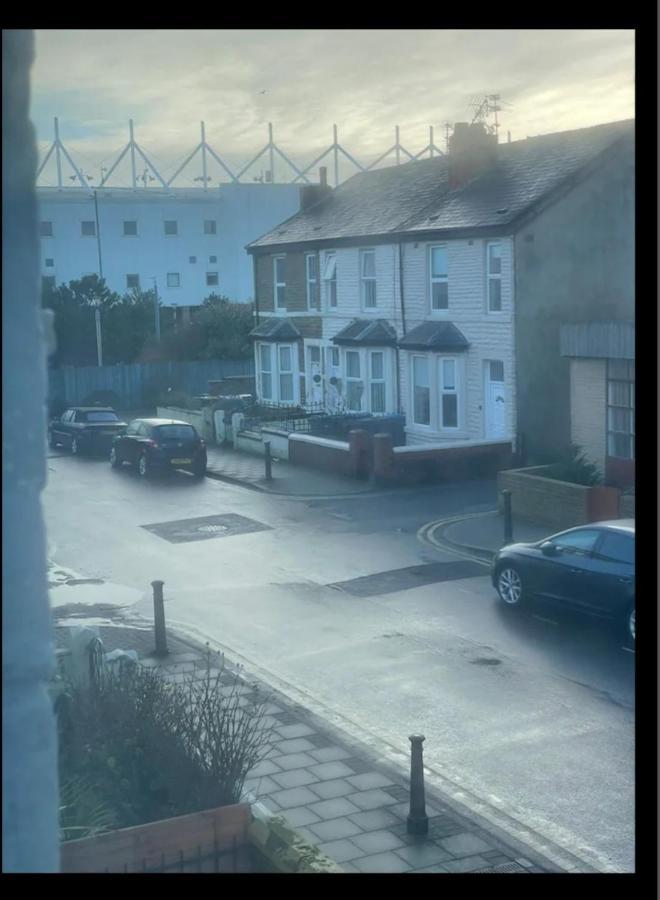 Newly Refurbished Clarendon Apartments, Free Wifi, Parking Blackpool
