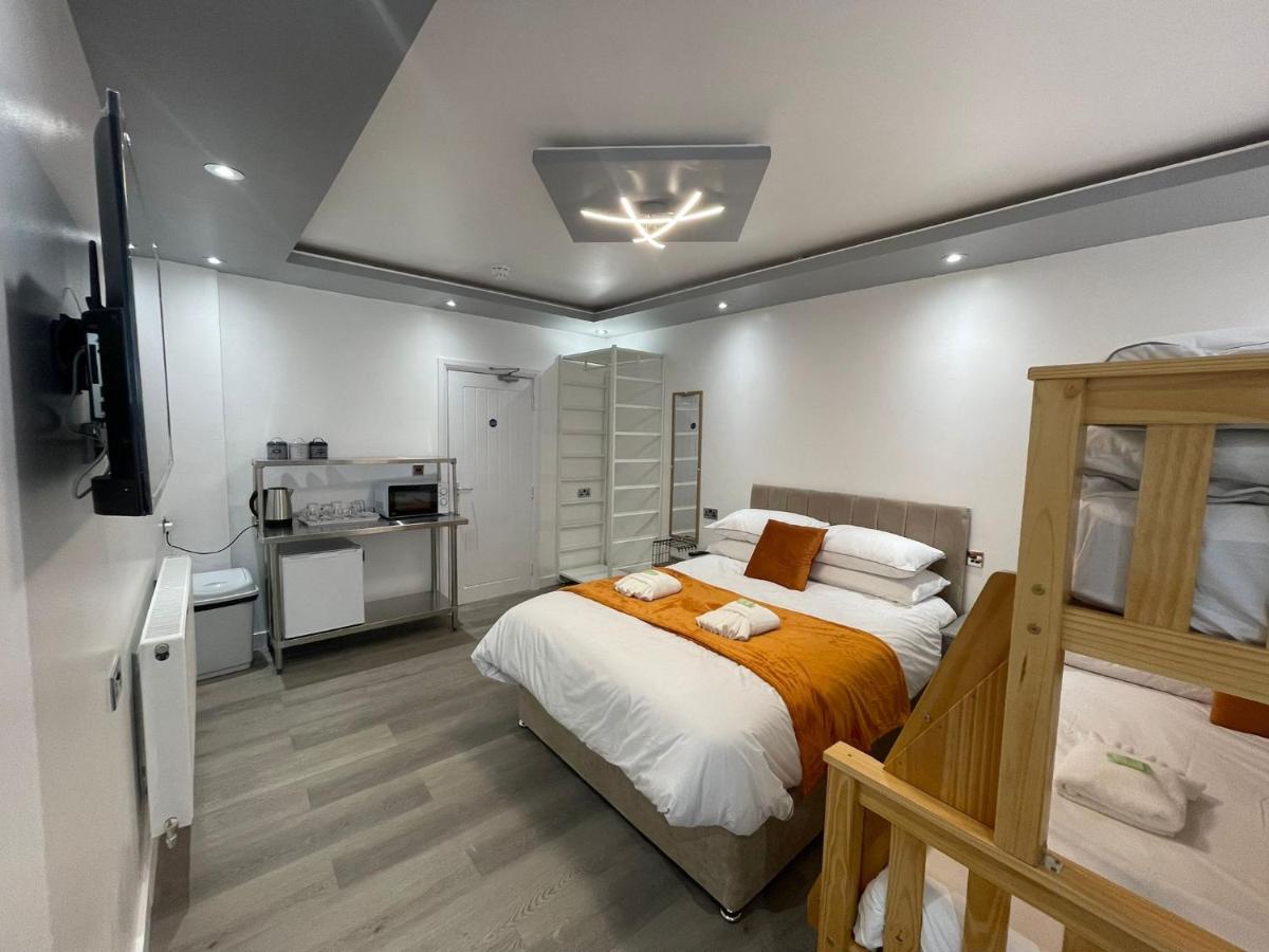 Guest house Araan House -families And Couples Only *