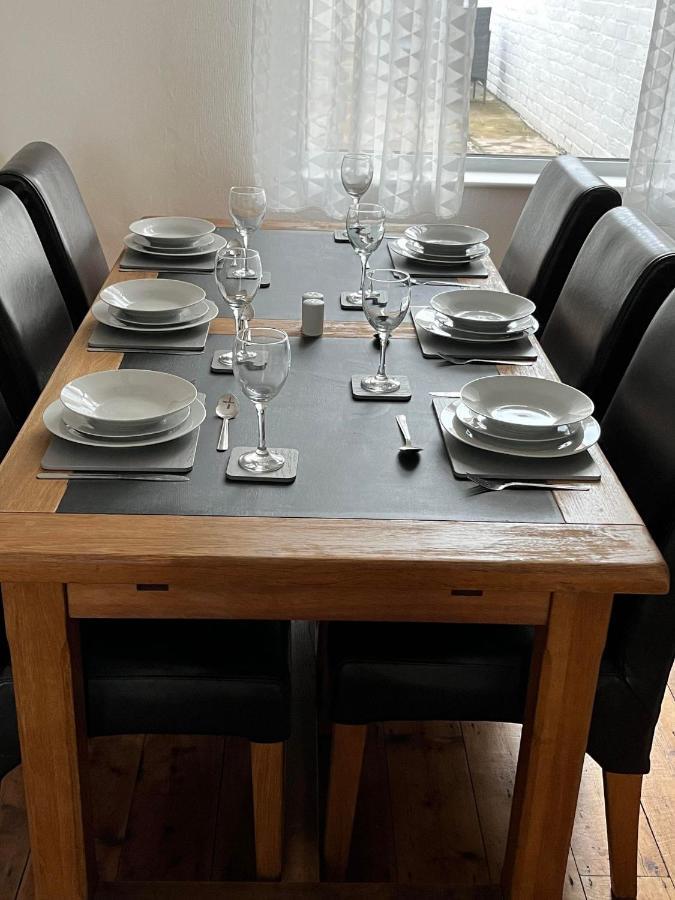 Magenta Melodies, 5 Bedroom House Holiday home Blackpool