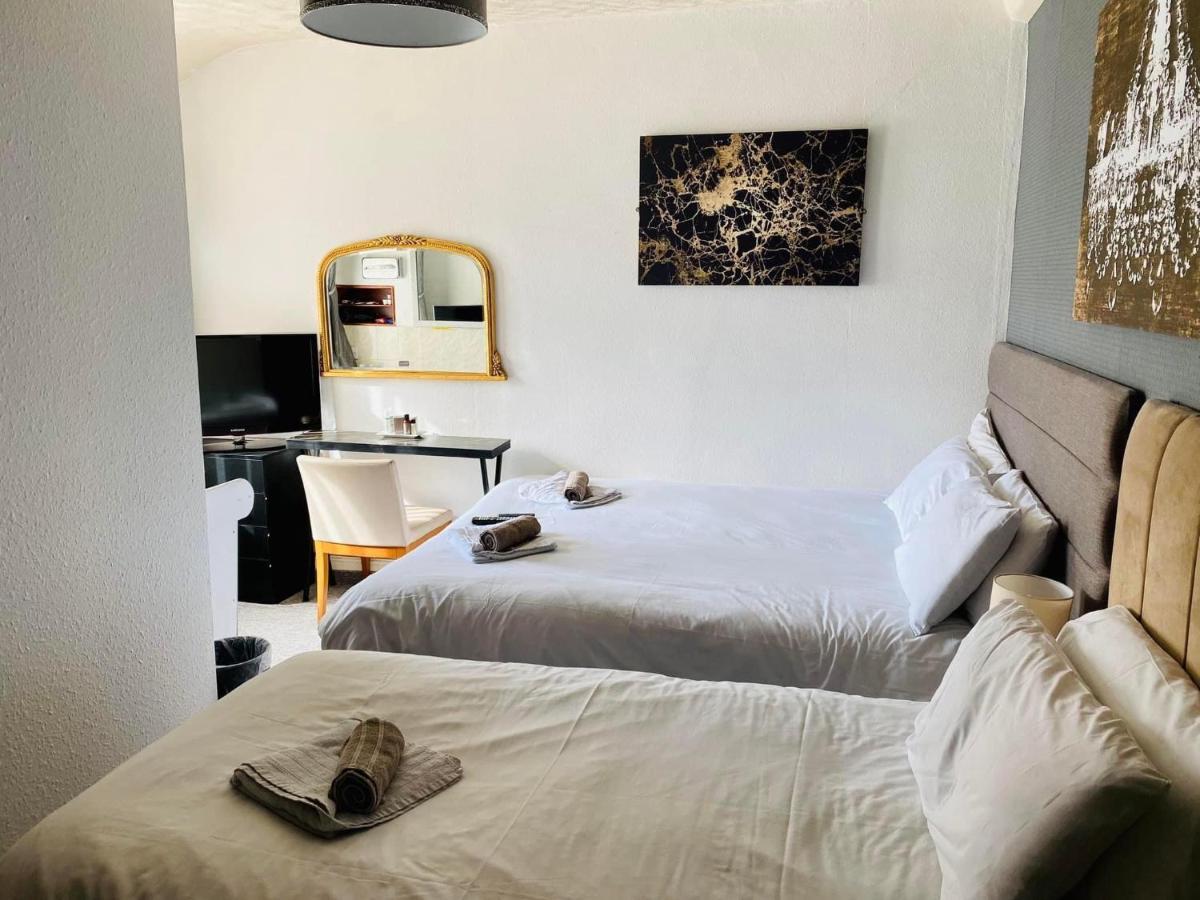 Bed & Breakfast The Rockley 2*