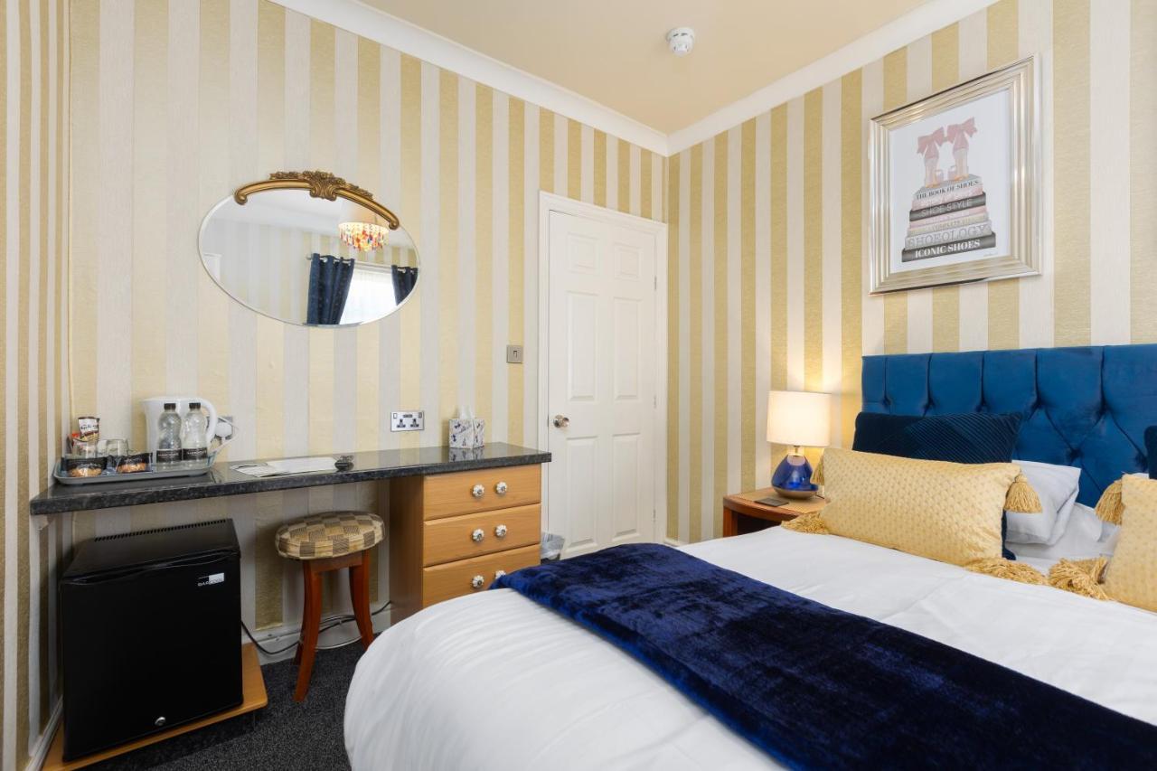 Adelaide - Town Centre - Opposite Winter Gardens * Blackpool