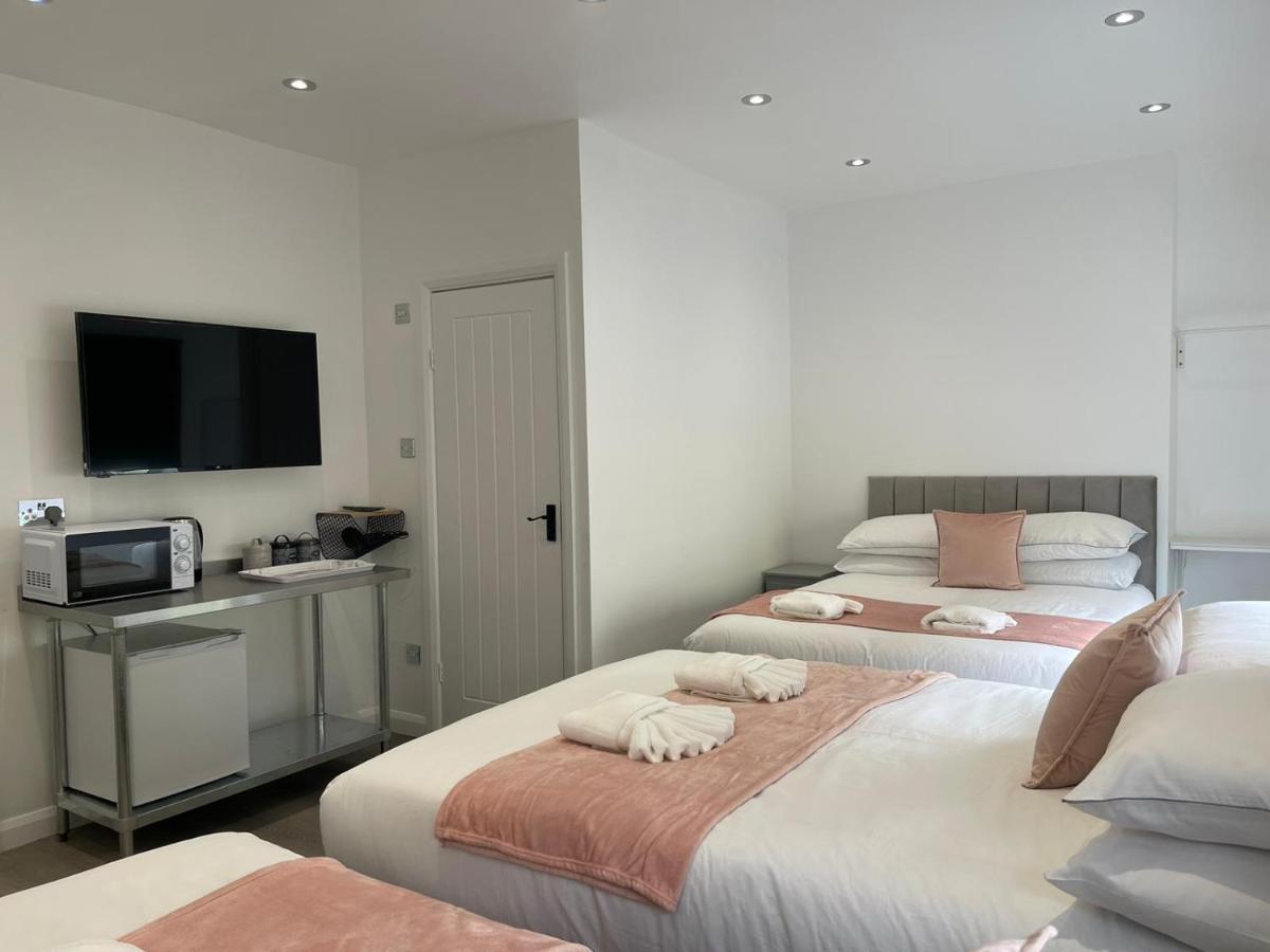 Guest house Araan House -families And Couples Only
