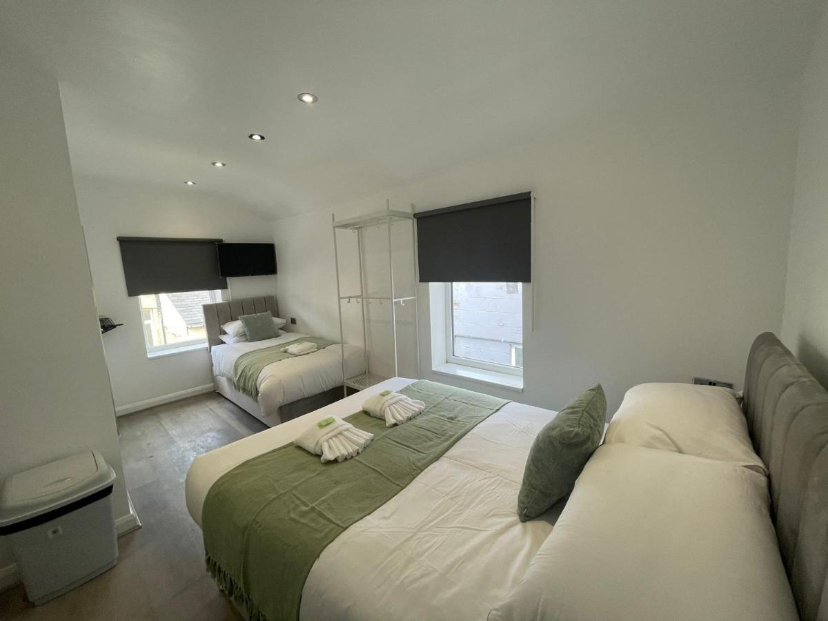 Guest house Araan House -families And Couples Only