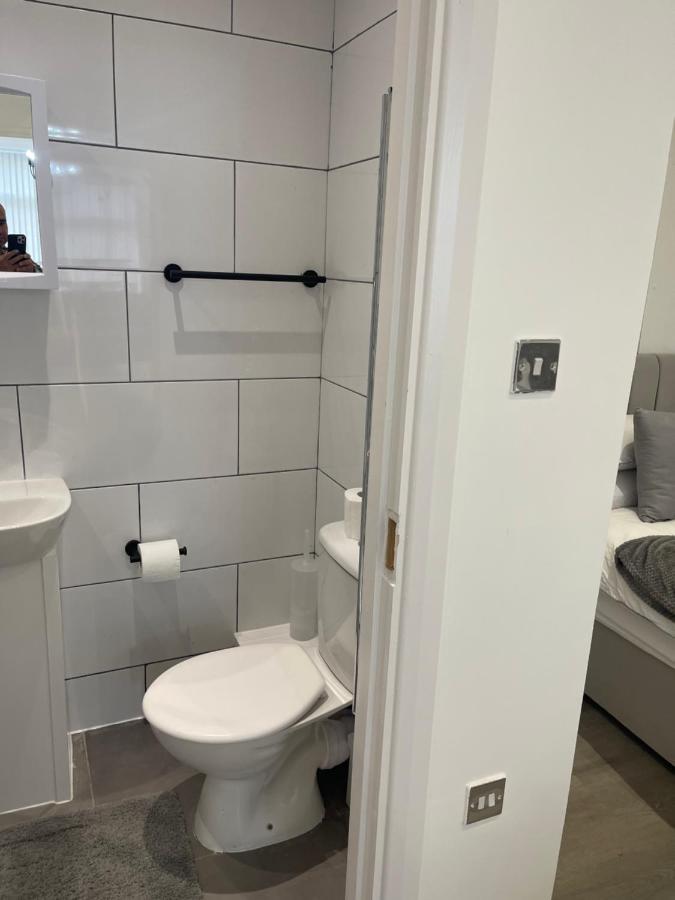 Araan House -families And Couples Only Blackpool