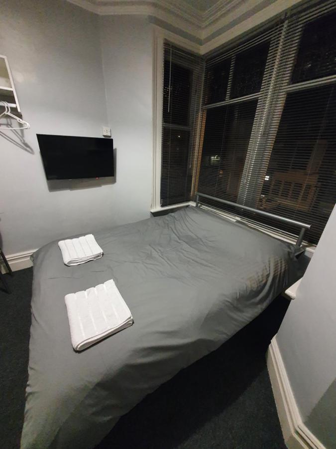 North Close To Station - With Free Car Parking Guest house Blackpool