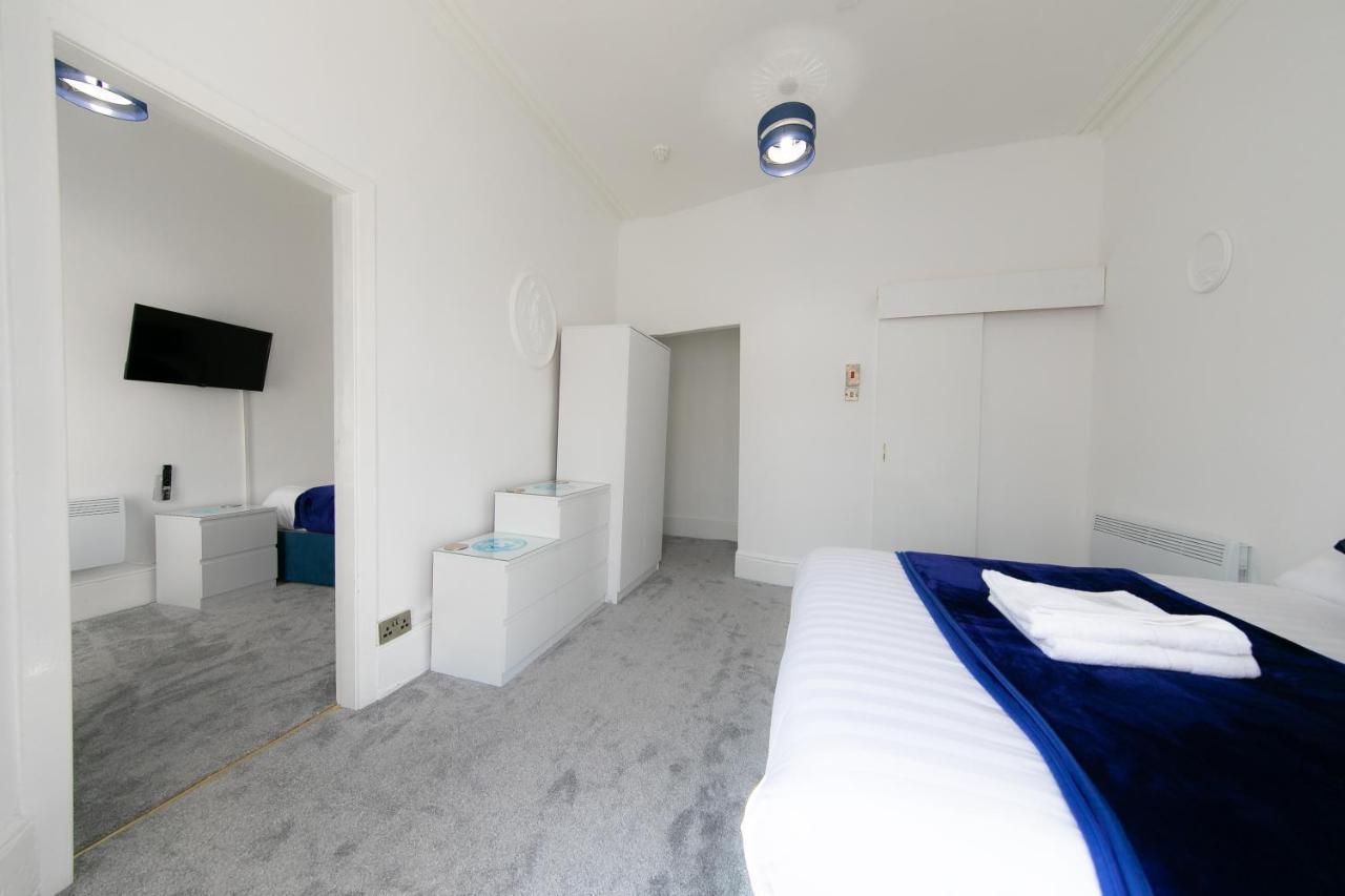 The New Apollo Hotel
