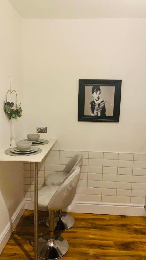 The Elegant Garden Apartment *