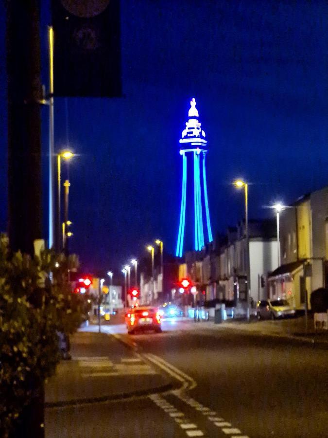 Tower Views 2 Bedroom House With Private Parking Blackpool