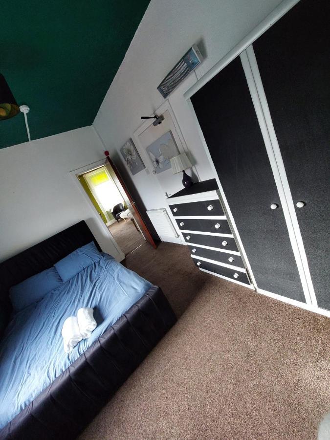 Captivating 1-bed In Apartment *