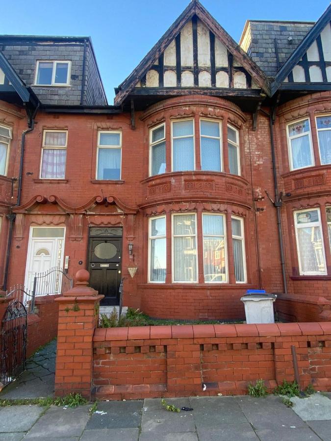 - Holmfield Road Apartment *