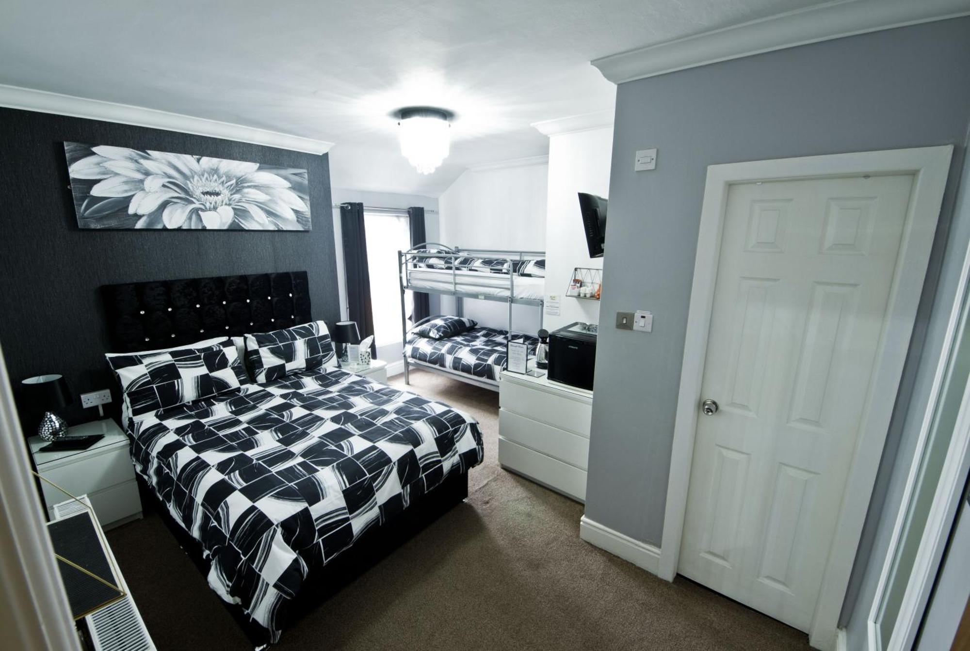 Guest house Rossall House , For Families & Couples Blackpool