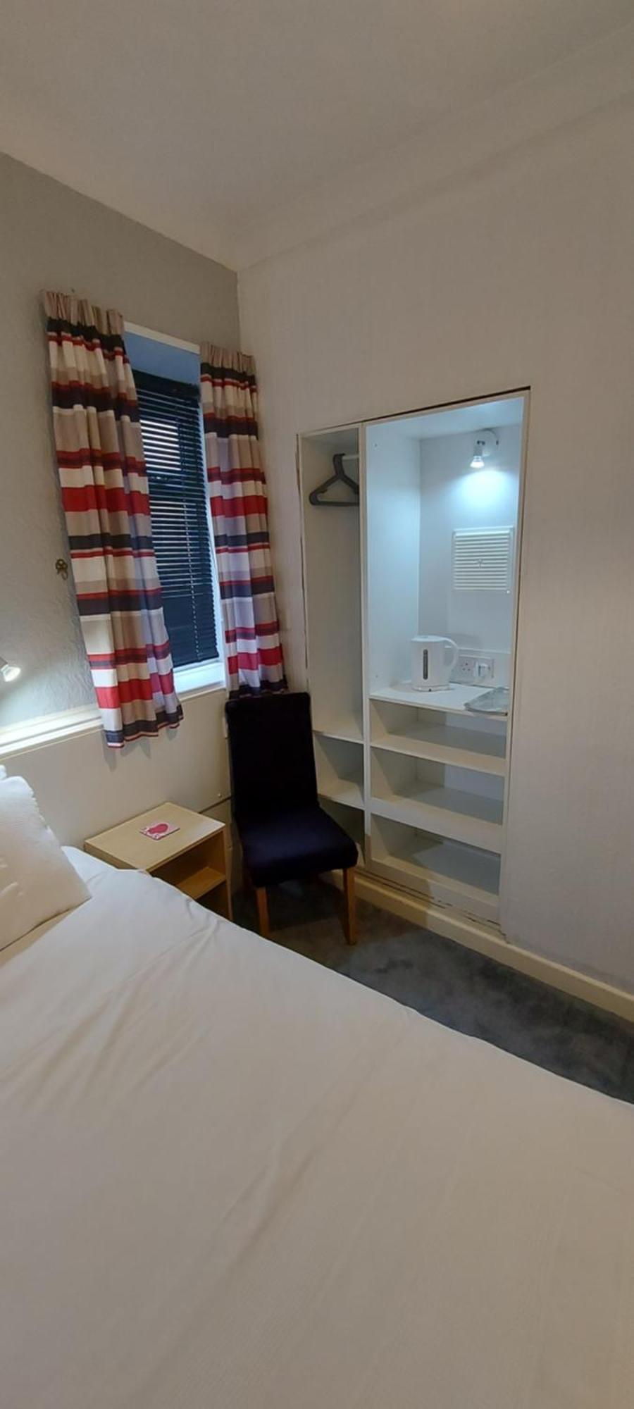 Blackpool Lodge Bed & Breakfast
