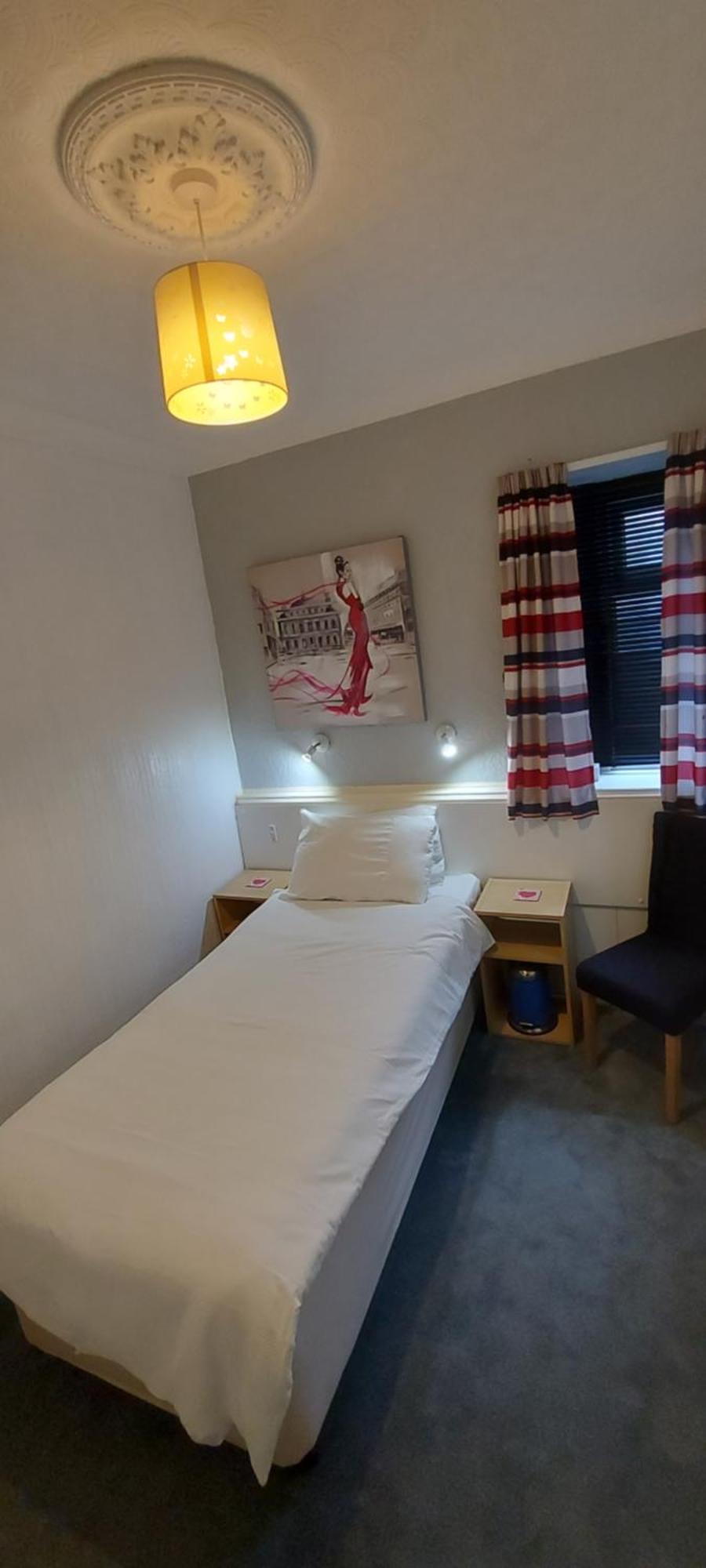 Blackpool Lodge Bed & Breakfast 3*