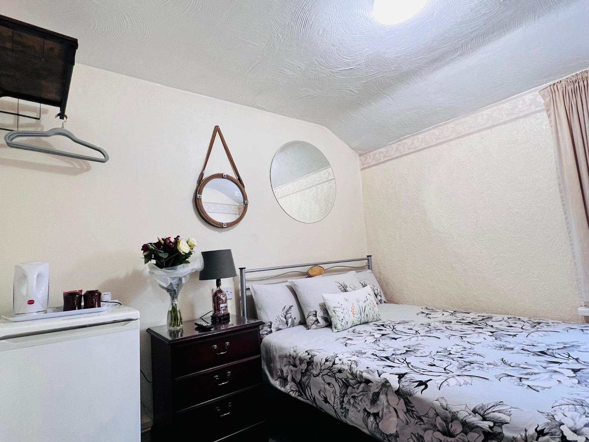 Galaxy Guest house *