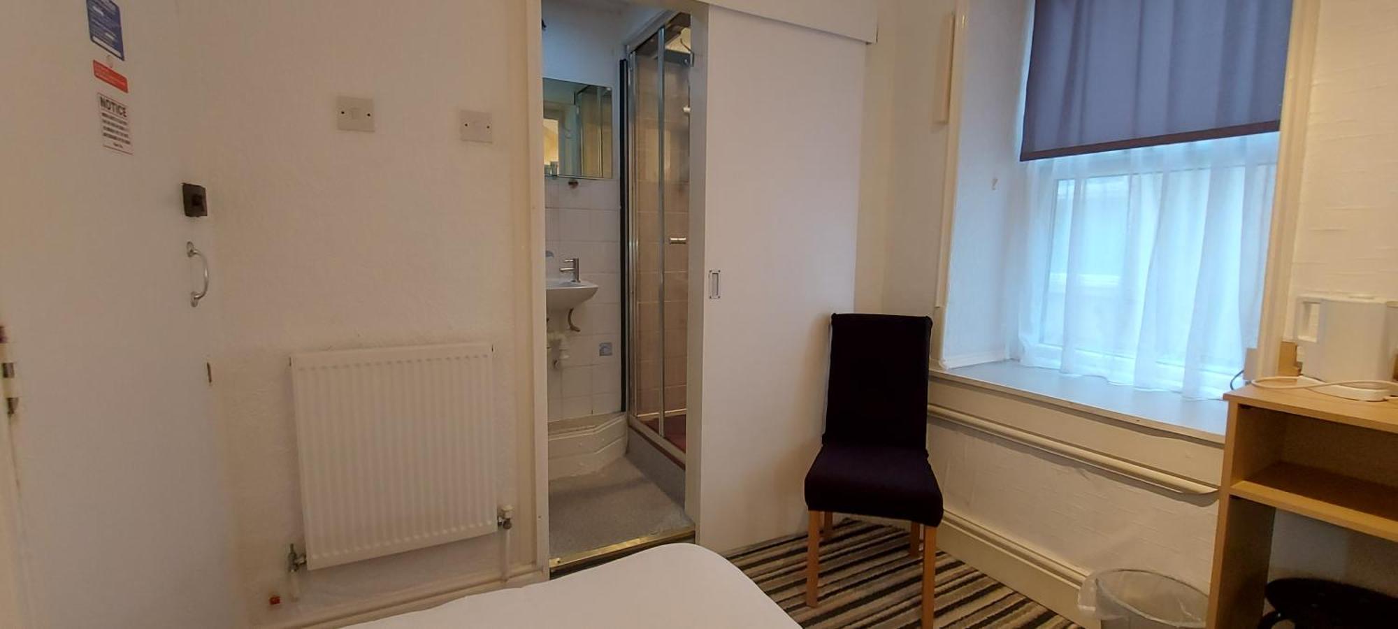 Blackpool Lodge Bed & Breakfast 3*