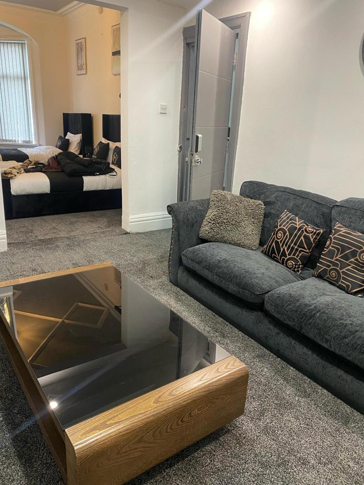 - Holmfield Road Apartment *