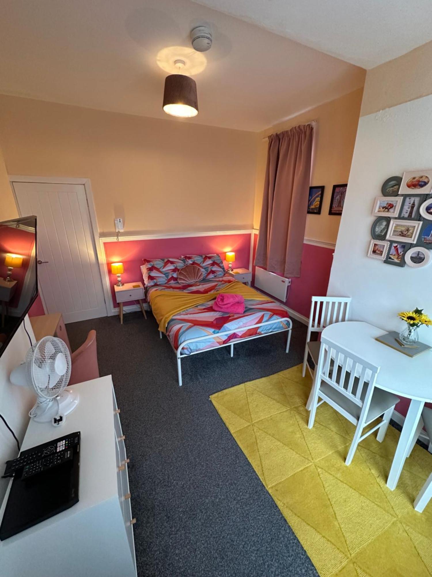 Rocks Pleasure Apartment