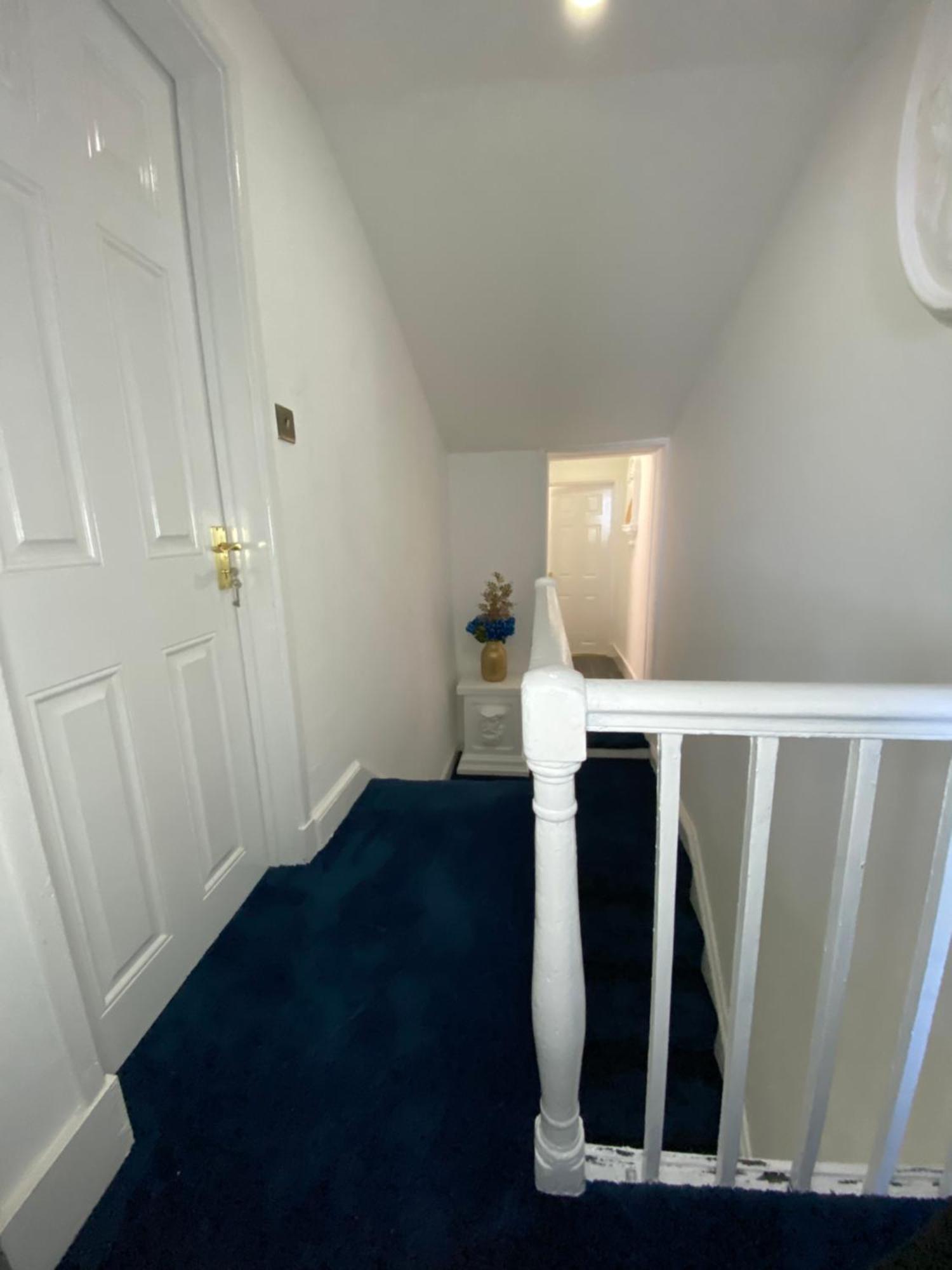 Apartment Aquarius - Sea View - Sleeps Seven Blackpool