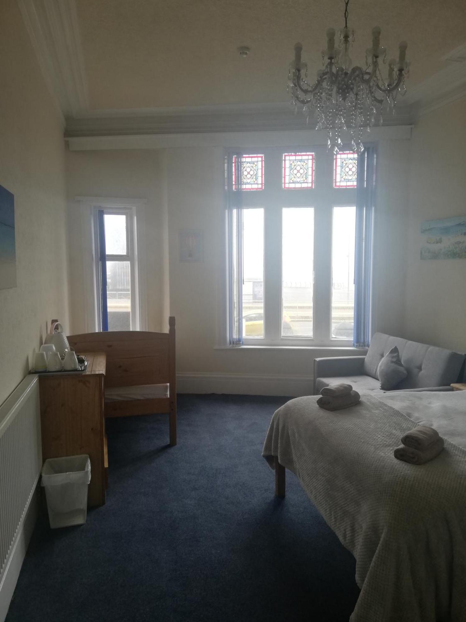 Bed & Breakfast Camelot Seafront Blackpool