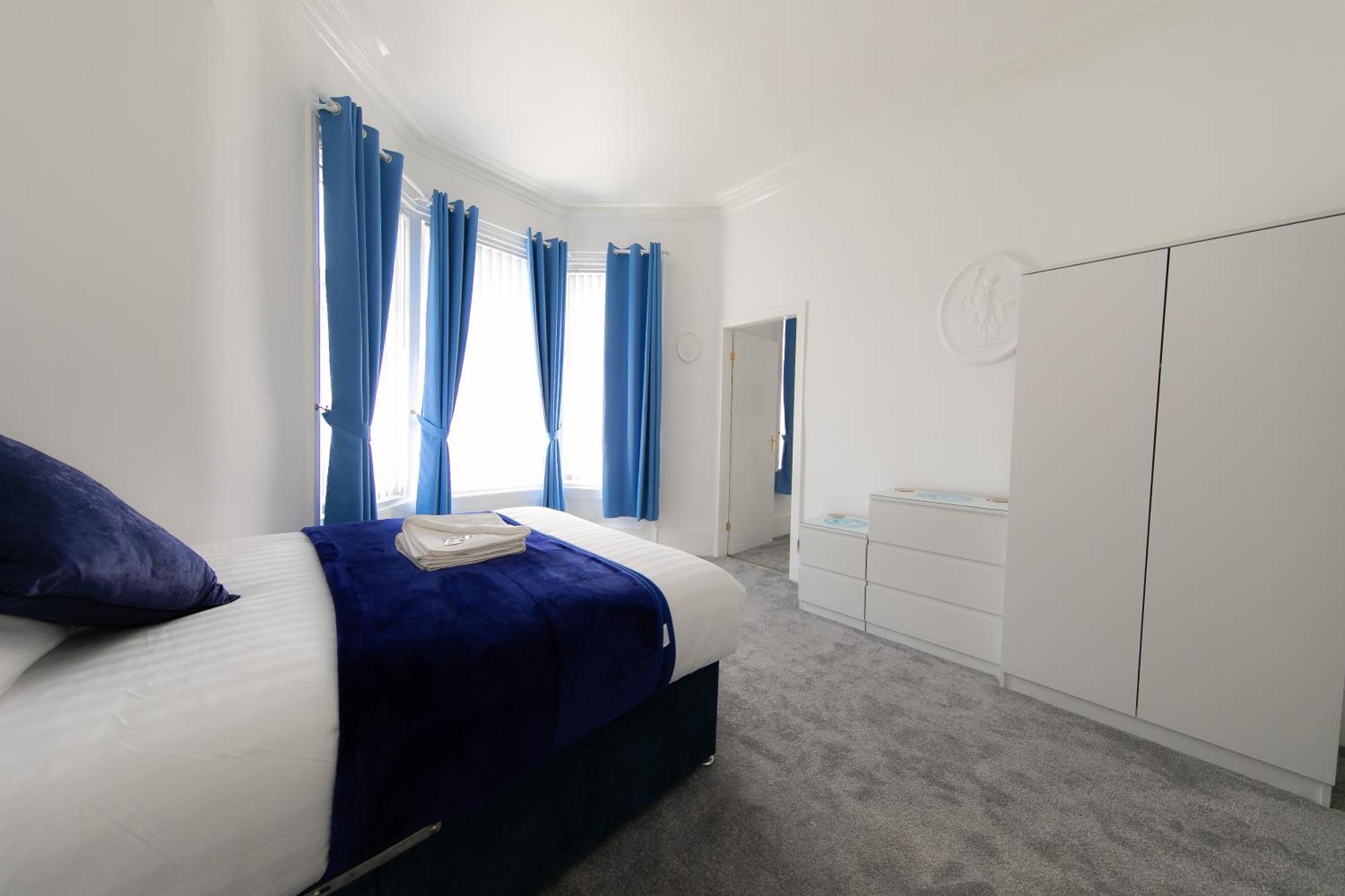 The New Apollo Hotel