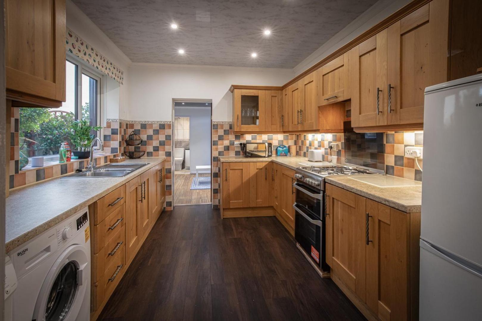 Delightful Family In Guest house Blackpool