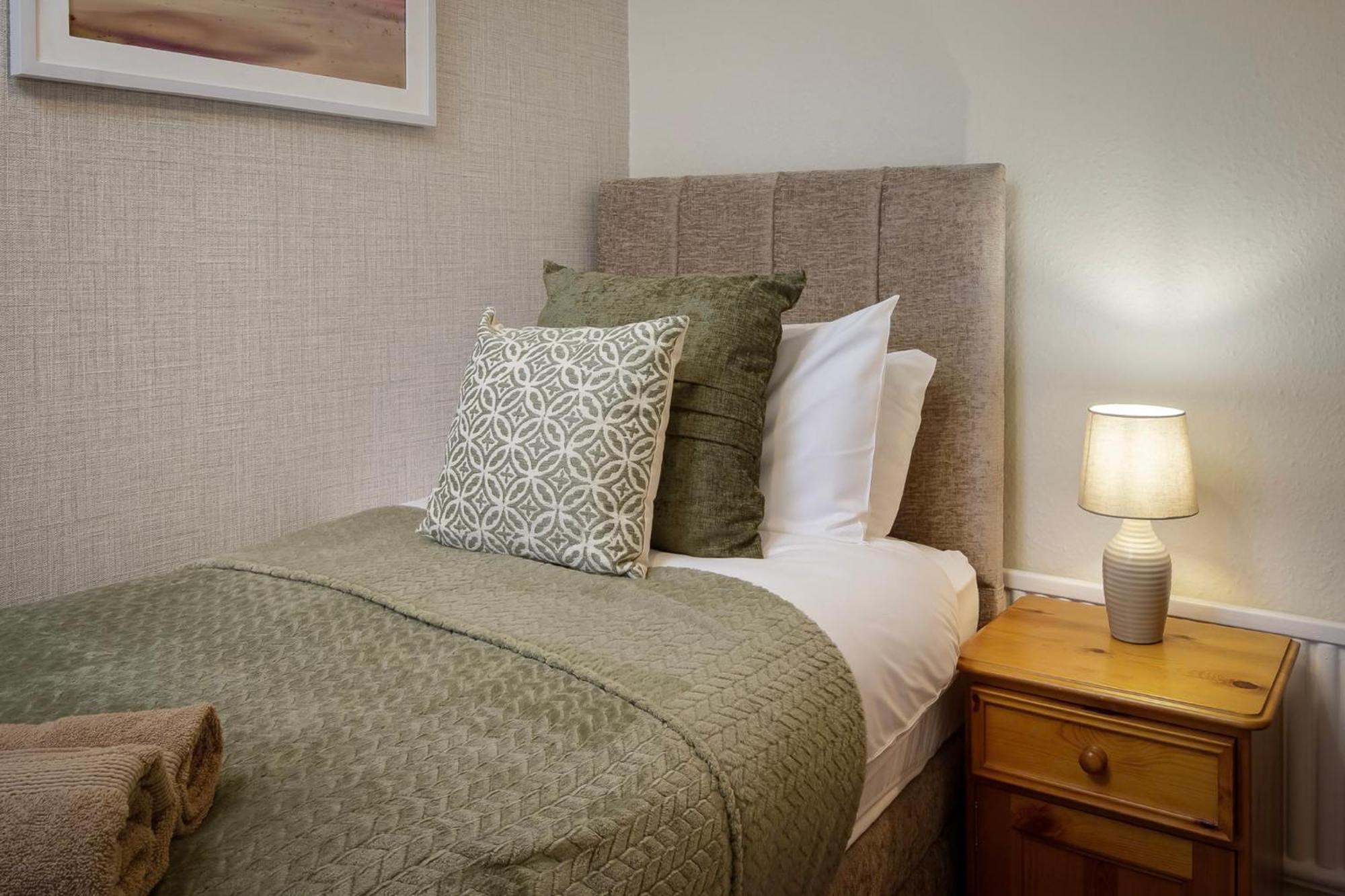 Arnside - Spacious 10-bedroom Seaside *