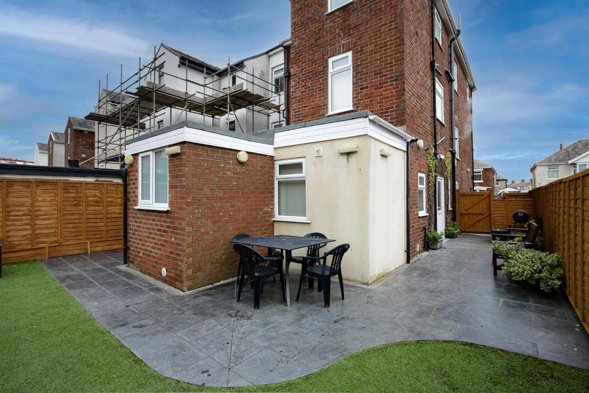 Arnside - Spacious 10-bedroom Seaside Blackpool