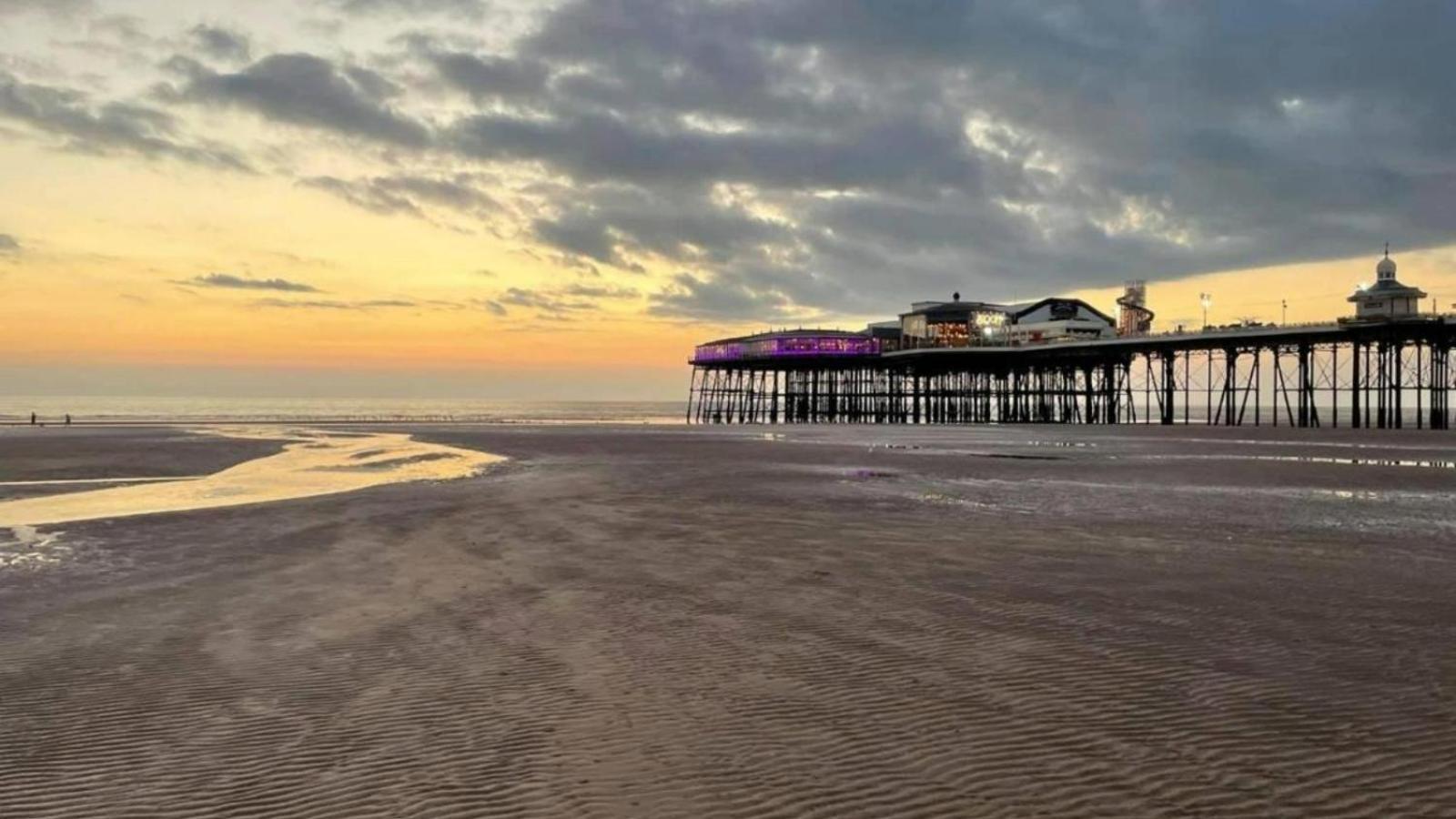Ocean View - Sloane * Blackpool