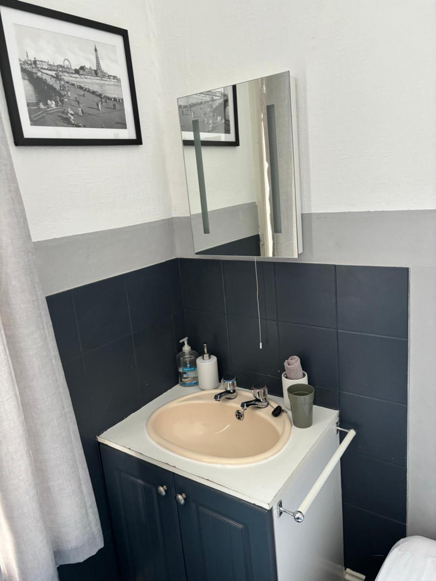 Lee & Chris's Belvedere - Adults Only Guest house Blackpool