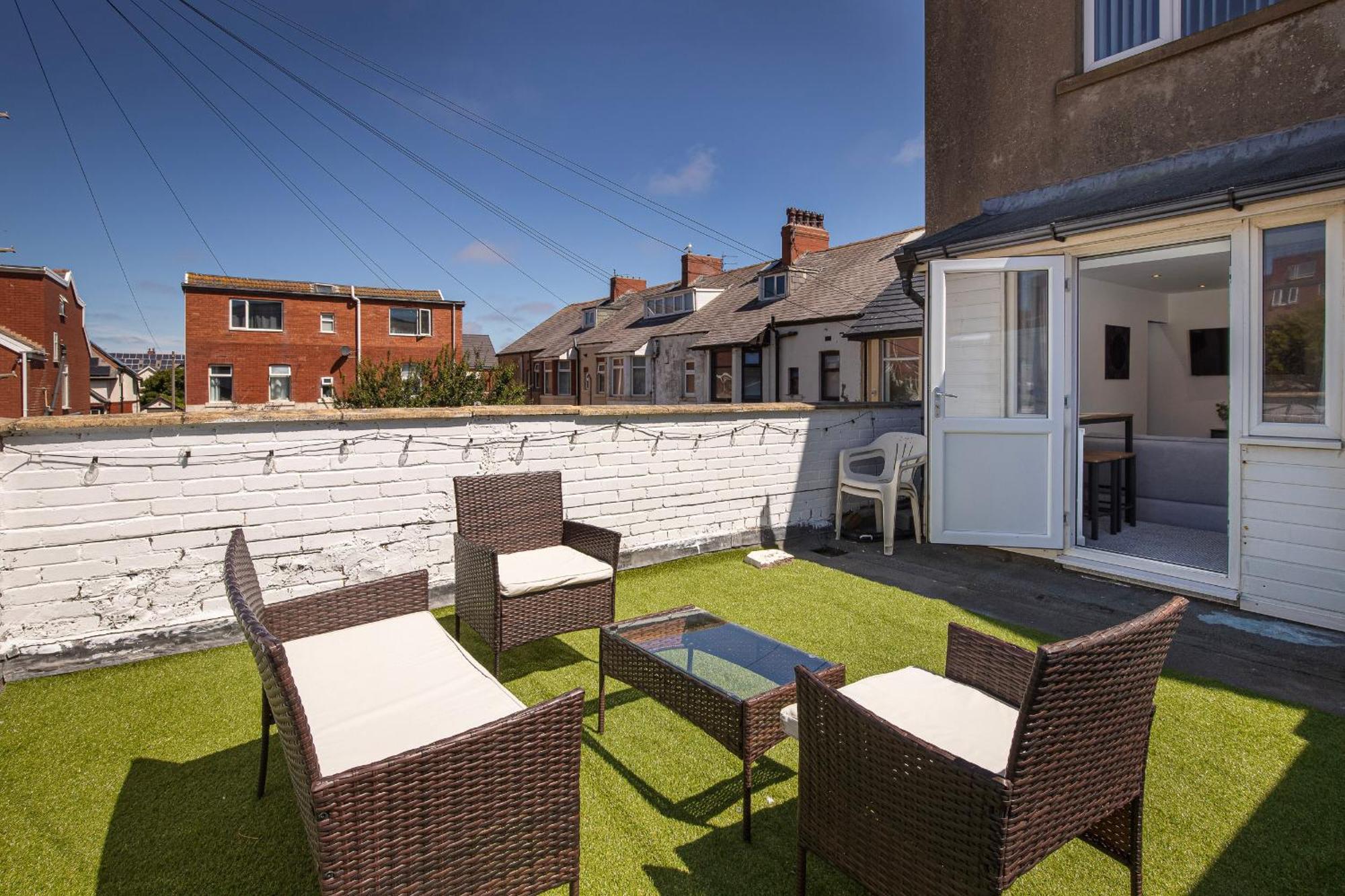 Apartment 02 Holmfield *