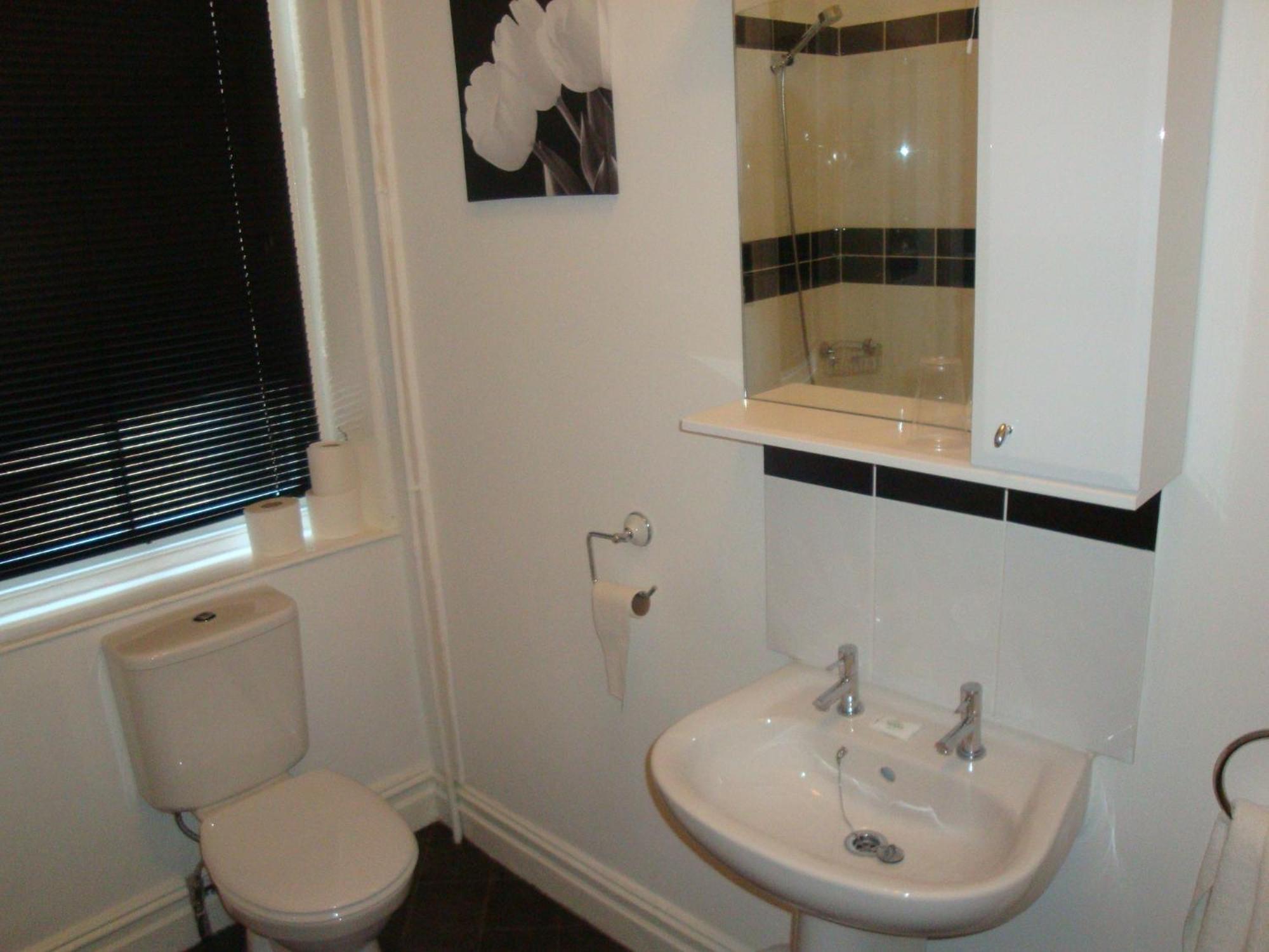 Hotel The Sandhurst 2*