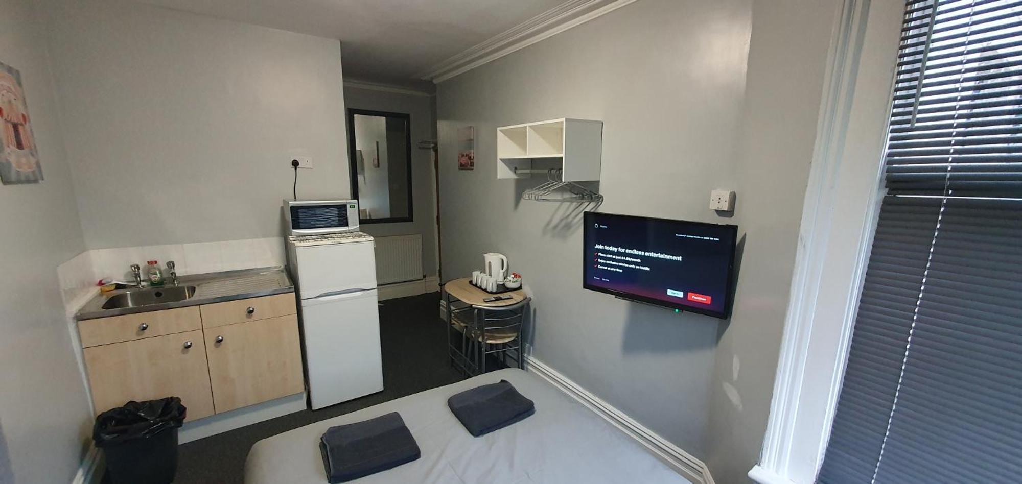 Guest house North Close To Station *