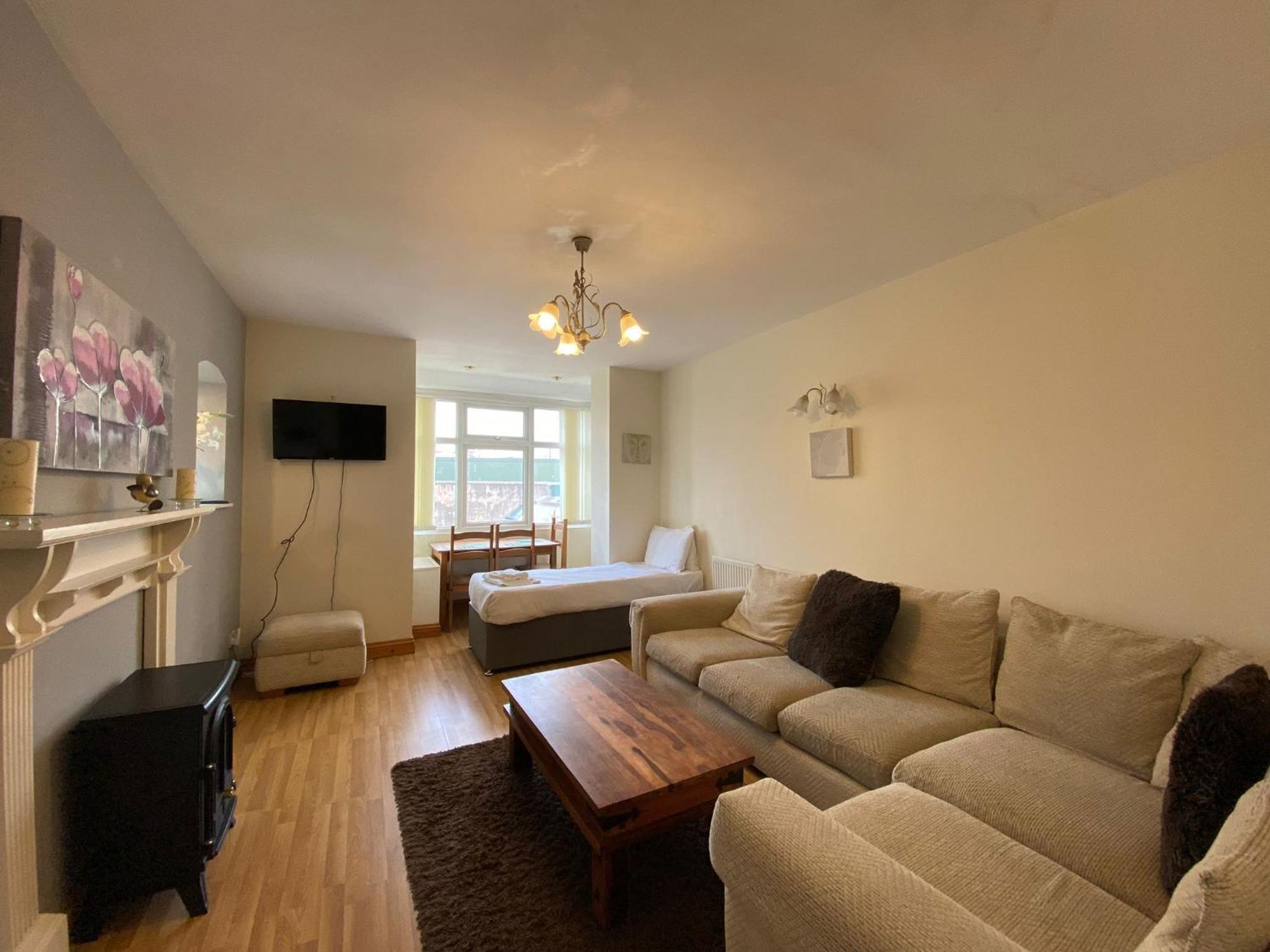 Palatine Court - Collection * Blackpool