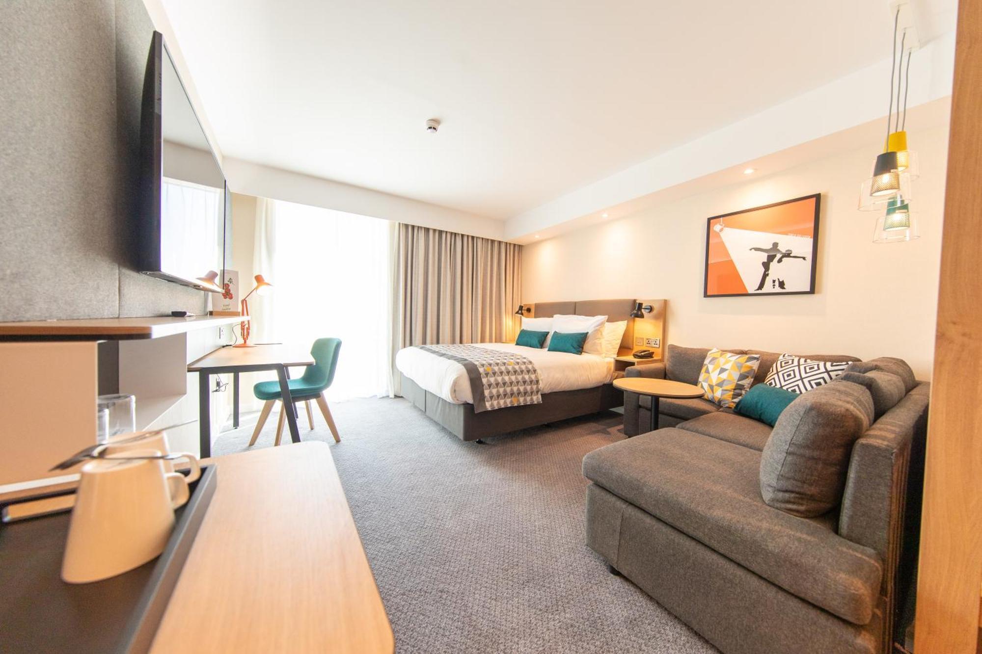 By Ihg