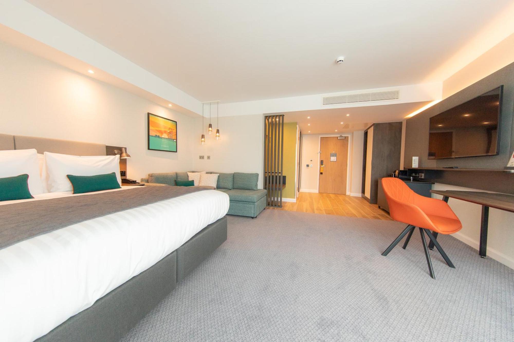 By Ihg