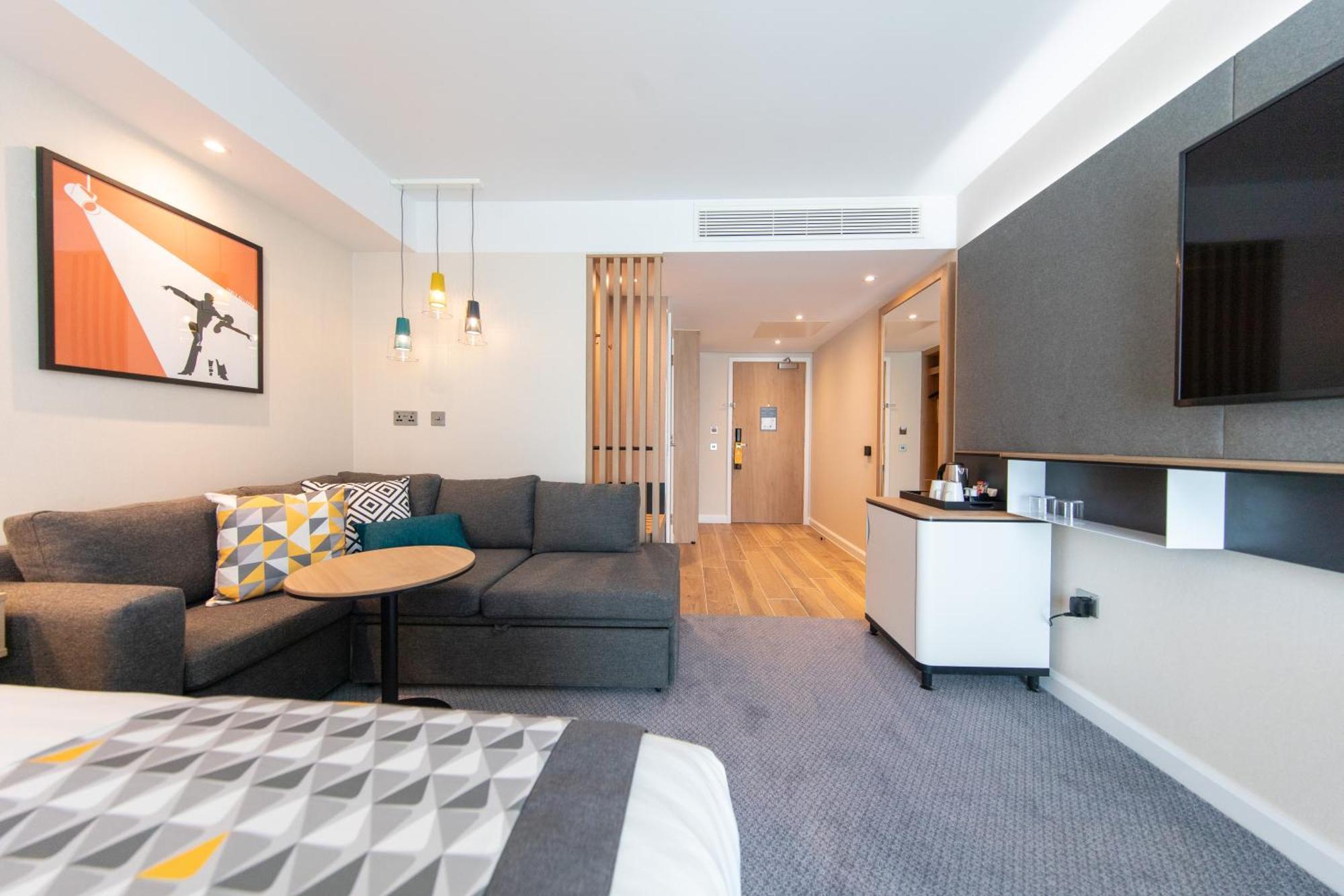 By Ihg
