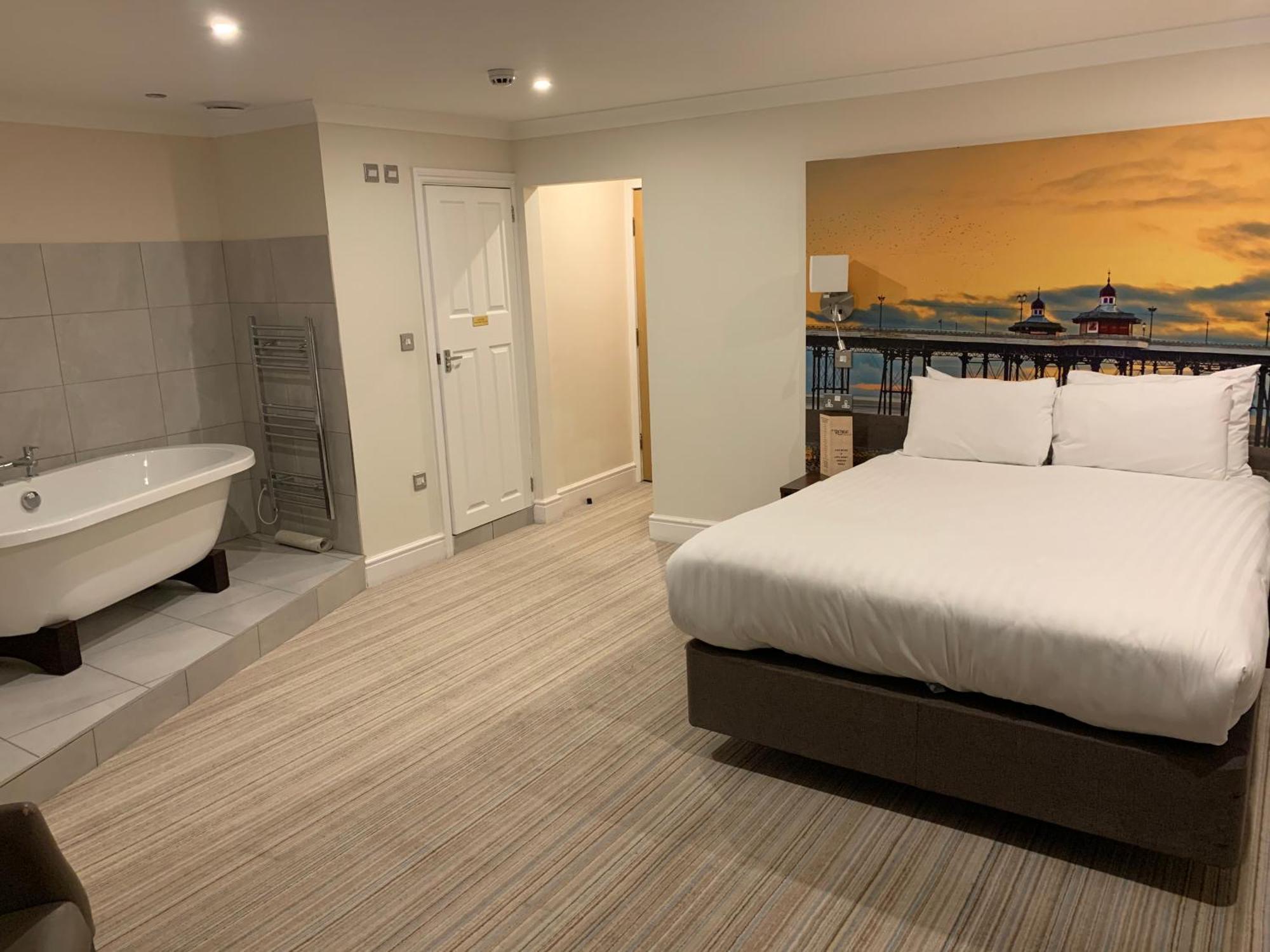 Western Carlton Hotel 3*